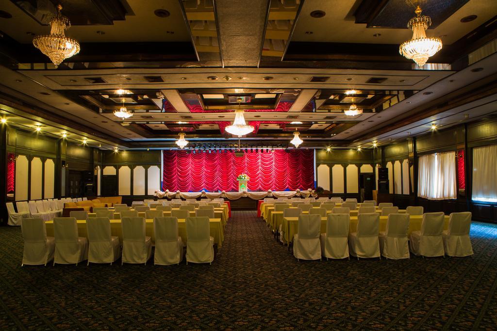 Amarin Nakorn Hotel Phitsanulok Extérieur photo