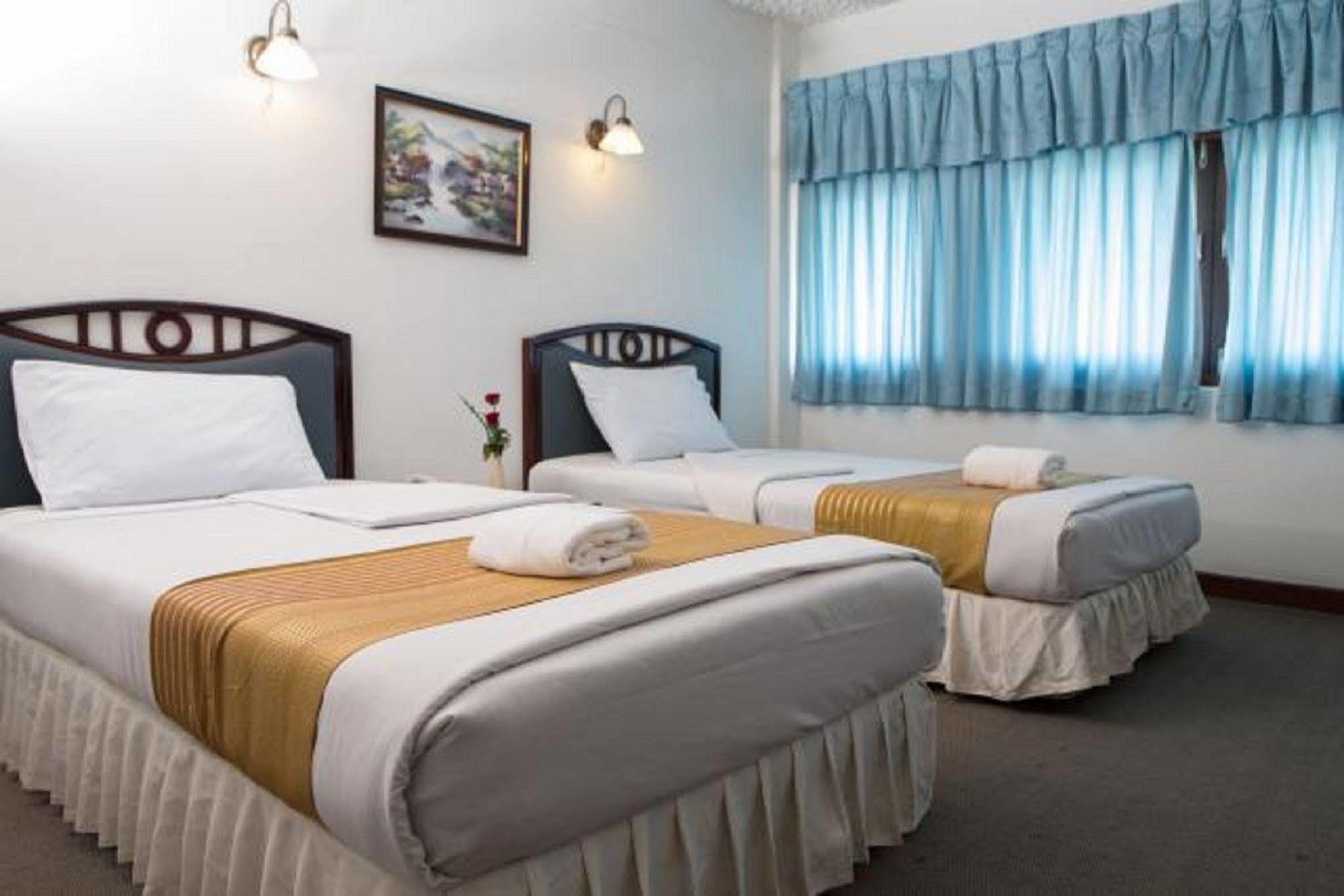 Amarin Nakorn Hotel Phitsanulok Extérieur photo